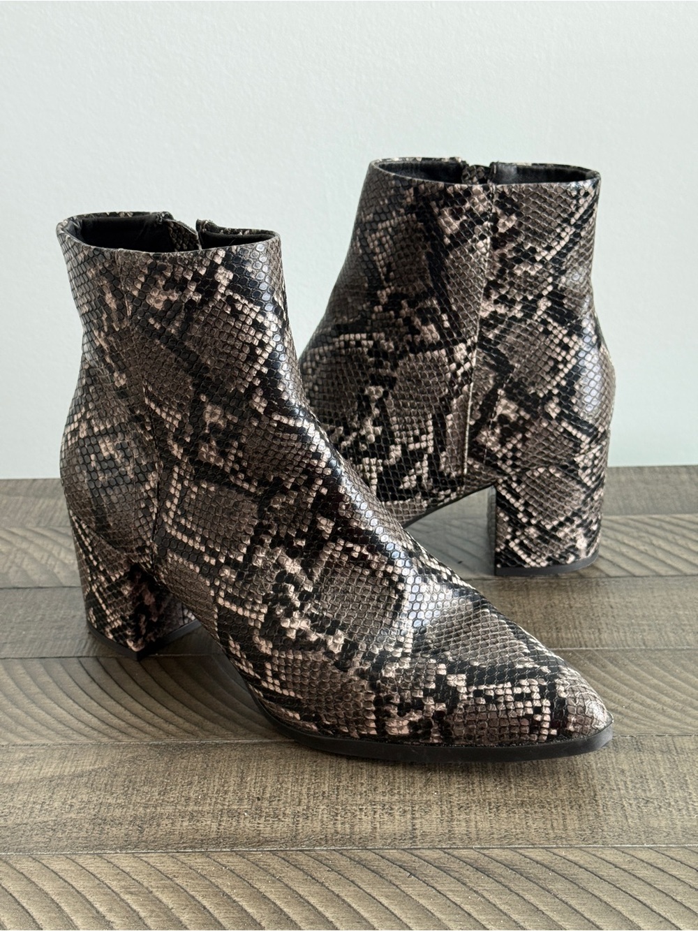 Madden Girl Dafnii Ankle Booties Snake Skin Print Women’s Size 8.5M